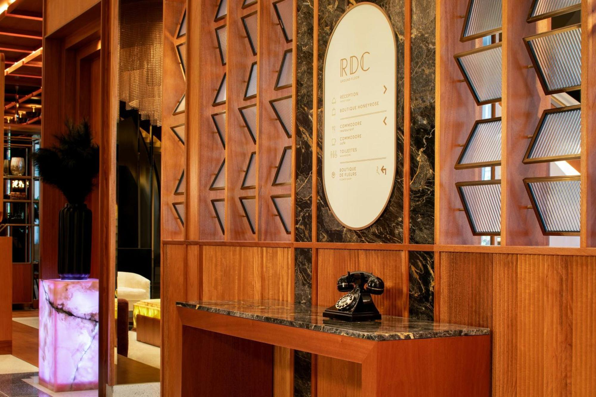 Honeyrose Hotel, Montreal, A Tribute Portfolio Hotel Buitenkant foto The interior of the lobby
