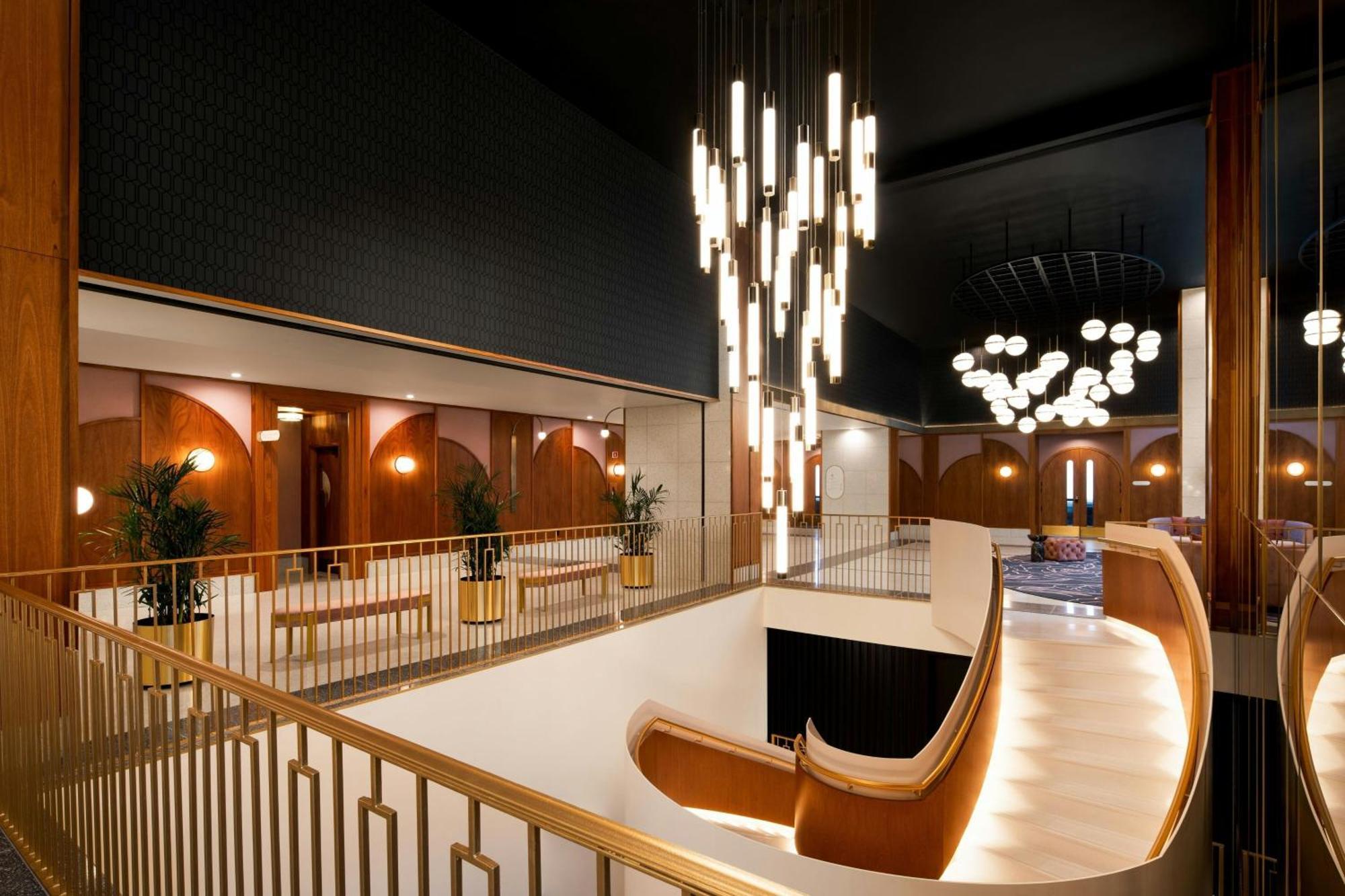 Honeyrose Hotel, Montreal, A Tribute Portfolio Hotel Buitenkant foto The interior of the new terminal